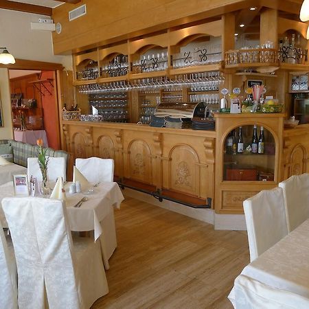 Hotel Restaurant Böck Roter Hahn Sankt Poelten Exteriör bild