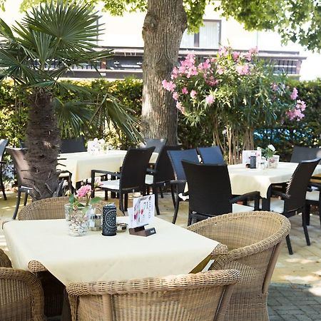 Hotel Restaurant Böck Roter Hahn Sankt Poelten Exteriör bild