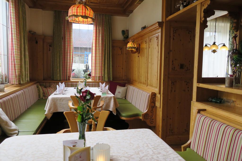 Hotel Restaurant Böck Roter Hahn Sankt Poelten Exteriör bild